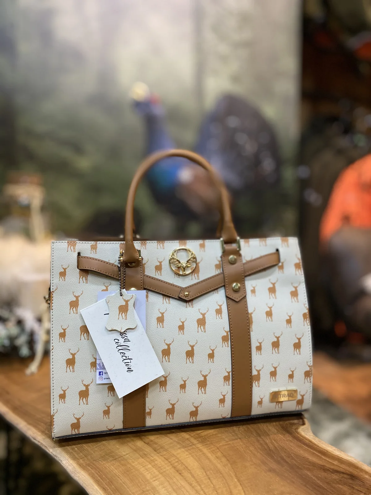 Dámská kožená crossbody kabelka TETRAO Daphne — obrázek 10